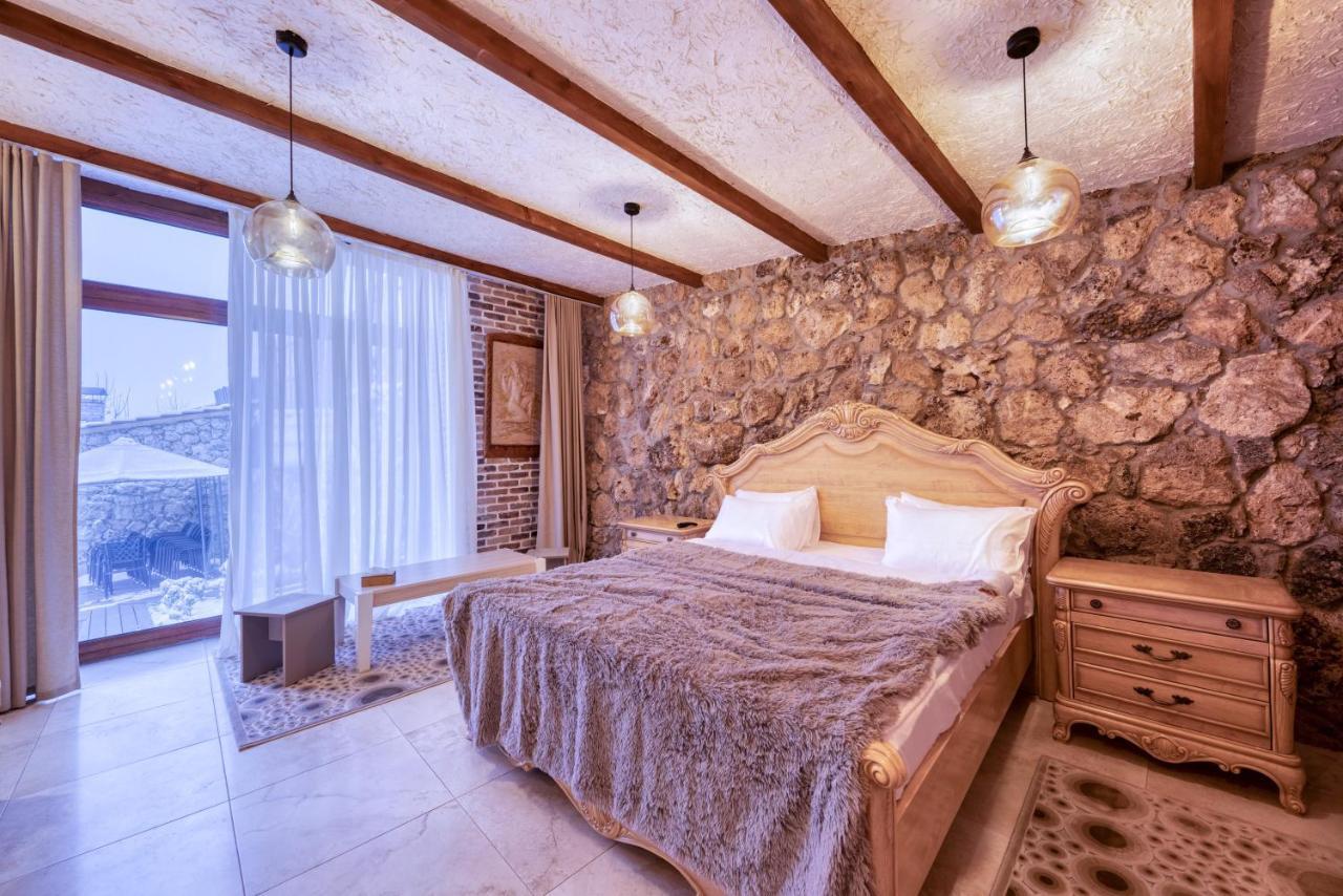 Alpine Castle Hotel Дилижан Экстерьер фото