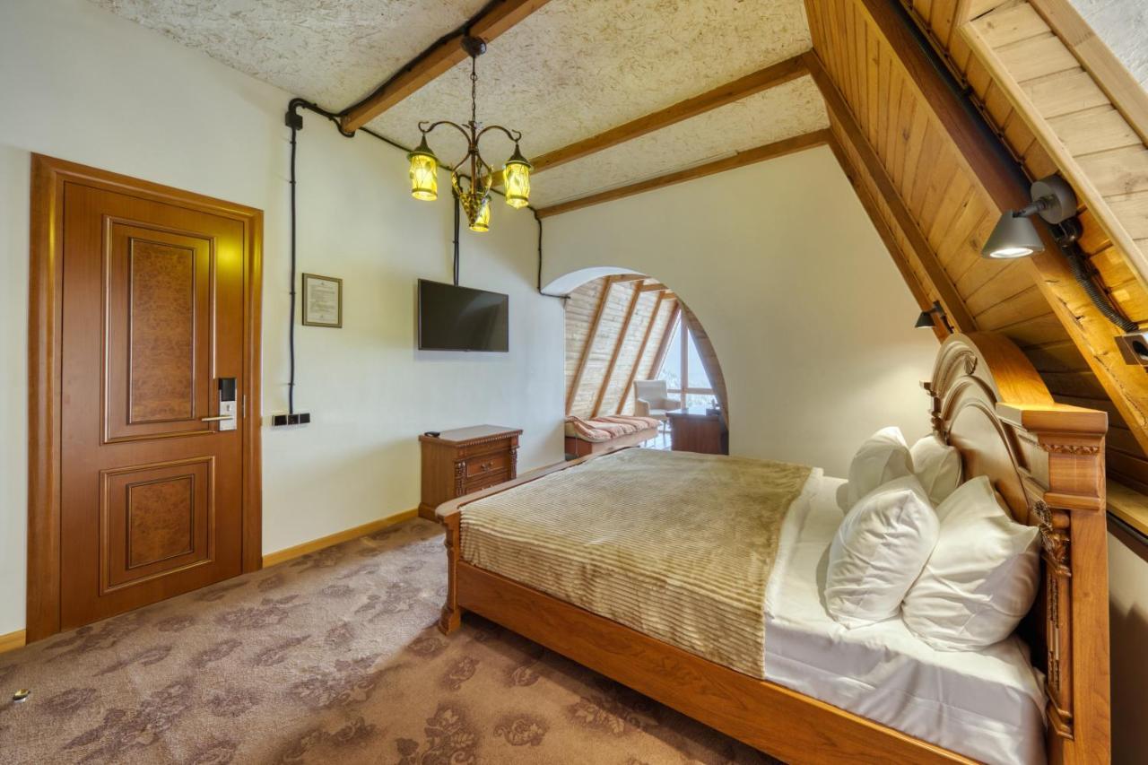Alpine Castle Hotel Дилижан Экстерьер фото