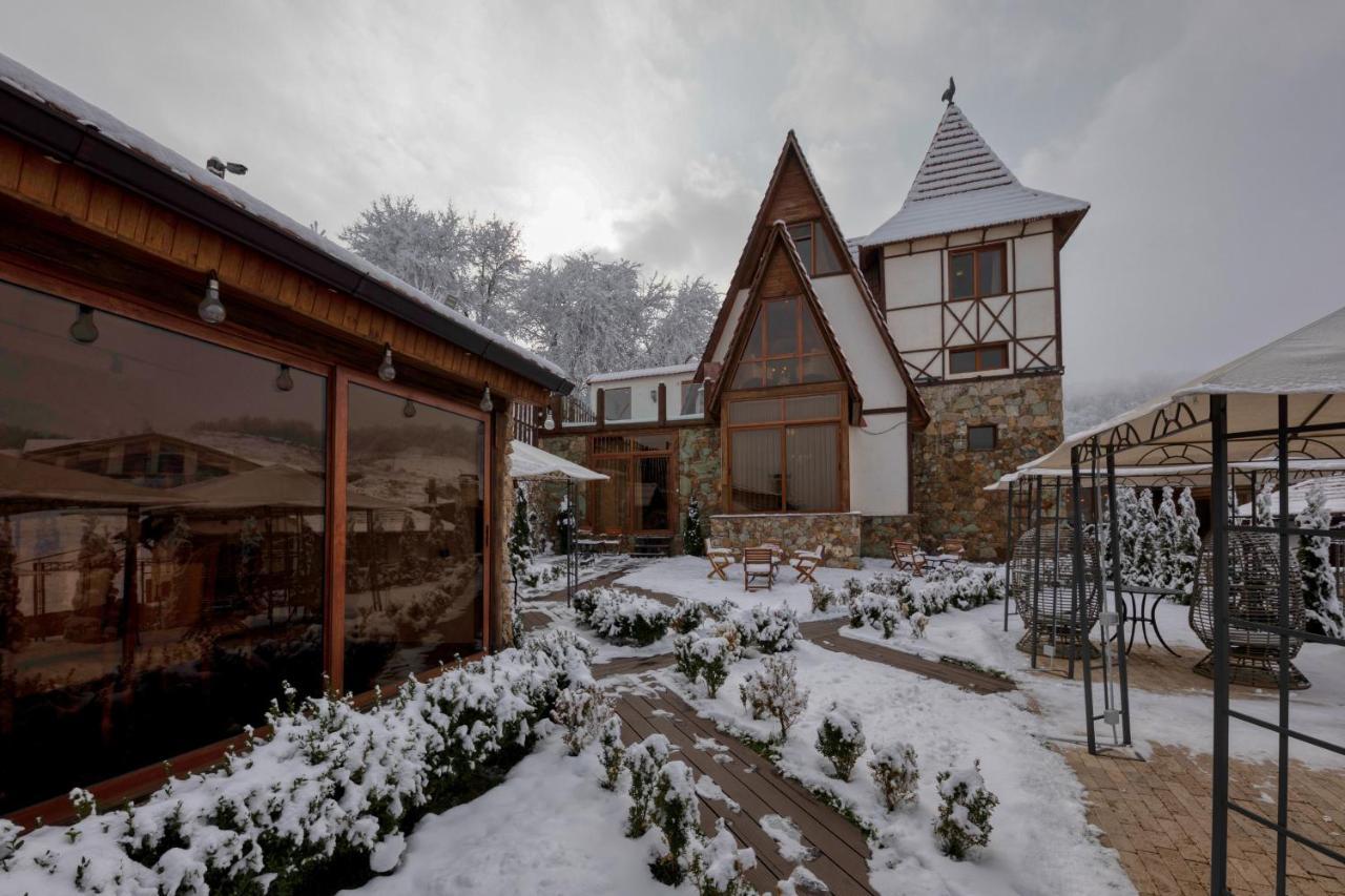 Alpine Castle Hotel Дилижан Экстерьер фото